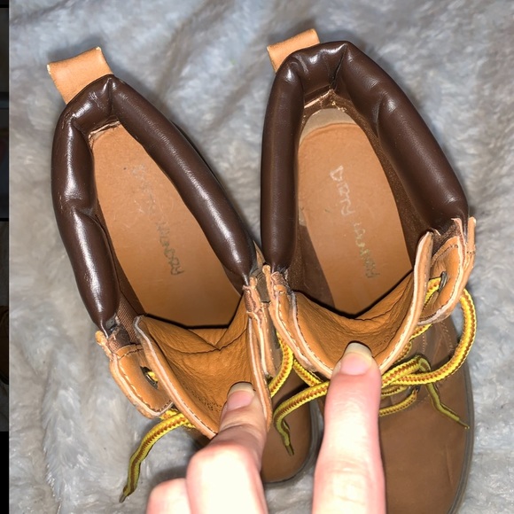 Heeled Hiking Boots - Picture 5 of 5